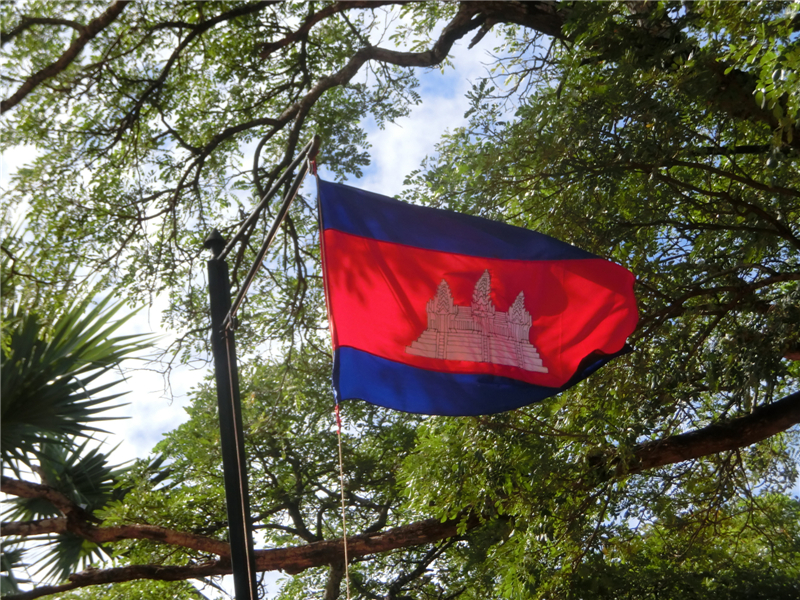 堪称是柬埔寨王国的象征,柬埔寨国家国旗上的五塔标志就是这个建筑的