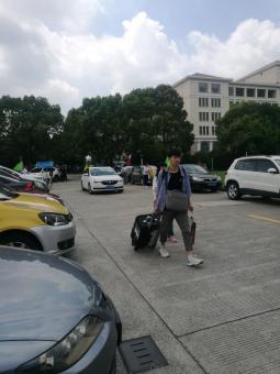 一组2019年新生入学景象照片