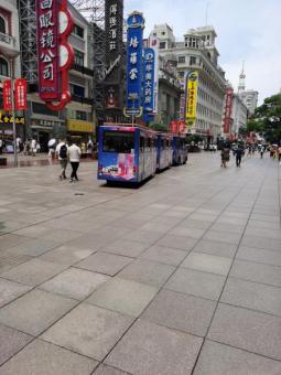 南京路闲逛