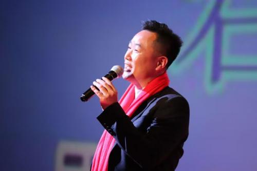 我们的主任：吴含章