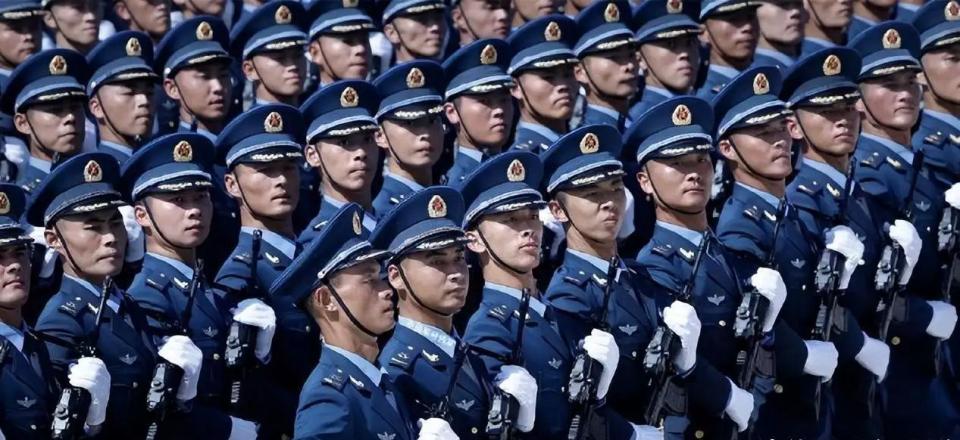 红旗漫卷处 山河映荣光——观抗...