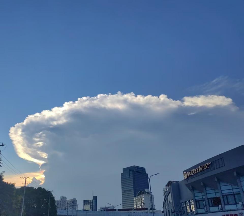 秋含暑韵的诗与词