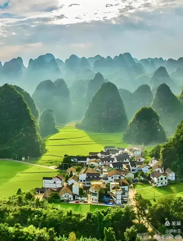 贵州旅居避暑笔记之九：  万峰...
